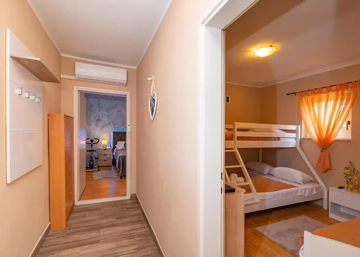 In With Wifi 펜션 Pridraga